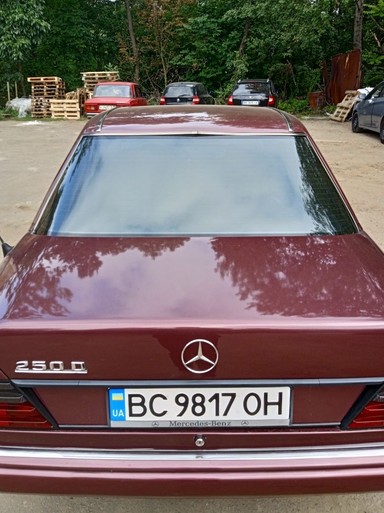 Mercedes Benz E124