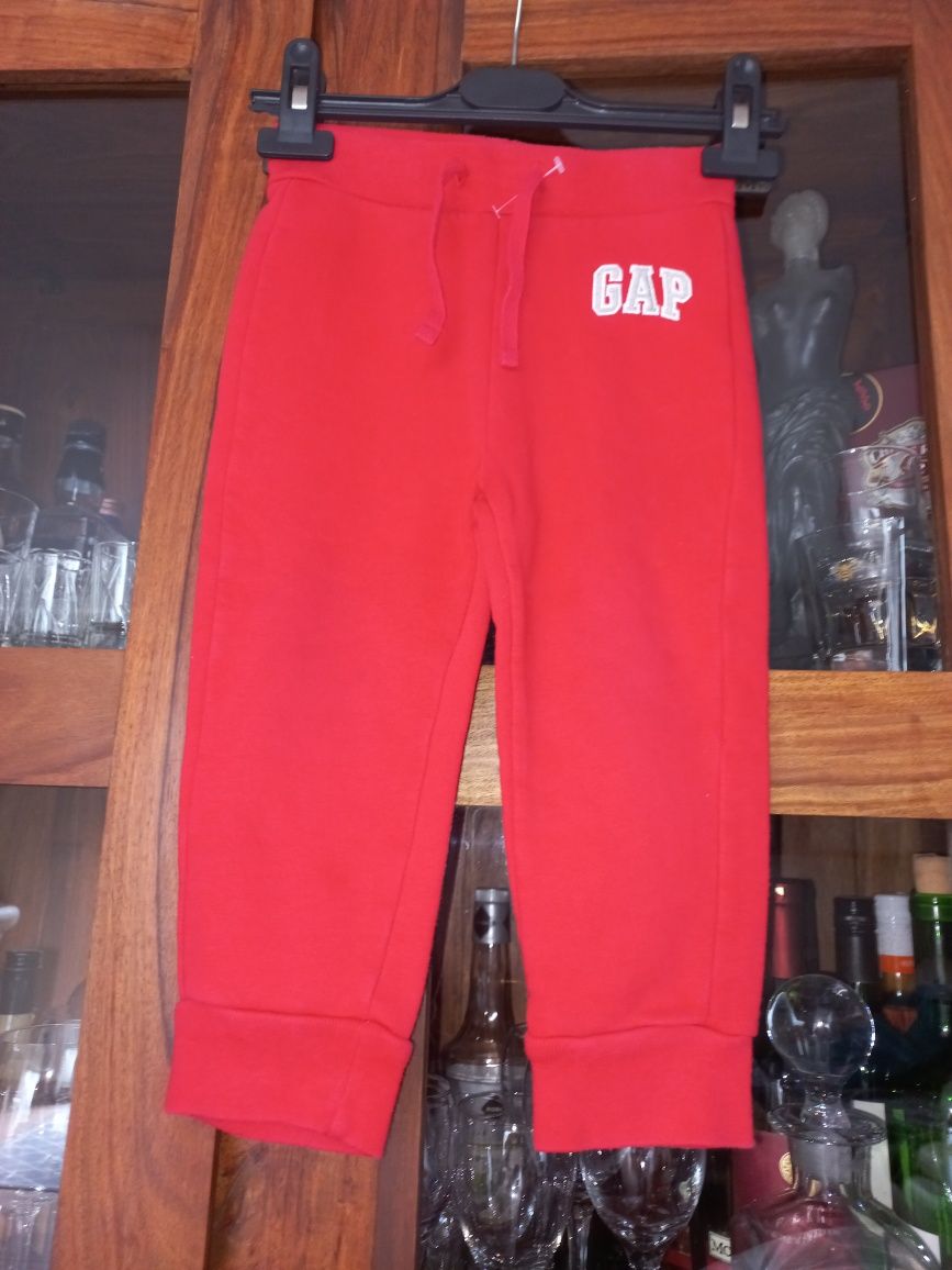 Gap spodnie dresowe jak nowe  95cm.