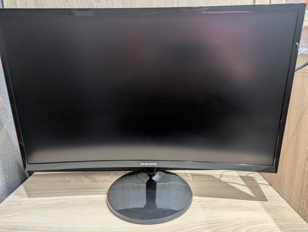Монітор вигнутий Samsung C24F390FHI
