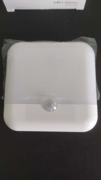 Аккумуляторный светильник для дома с датчиком движения