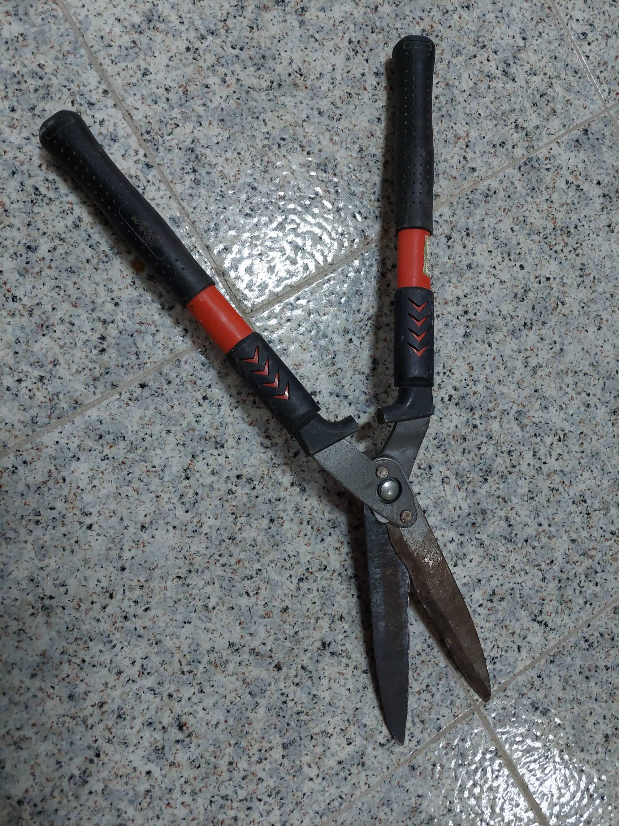 Tesoura de poda manual antiga