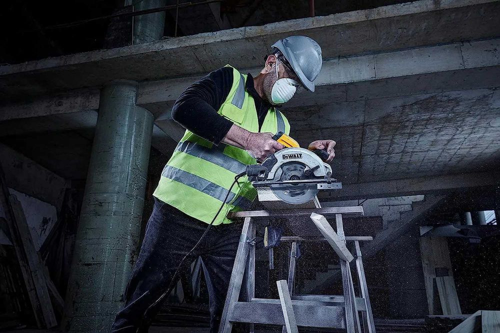 DeWALT DWE5615 Пила дискова мережева 220v\190мм*30мм\гарантiя