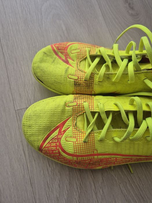 Chuteiras Nike em bom estado