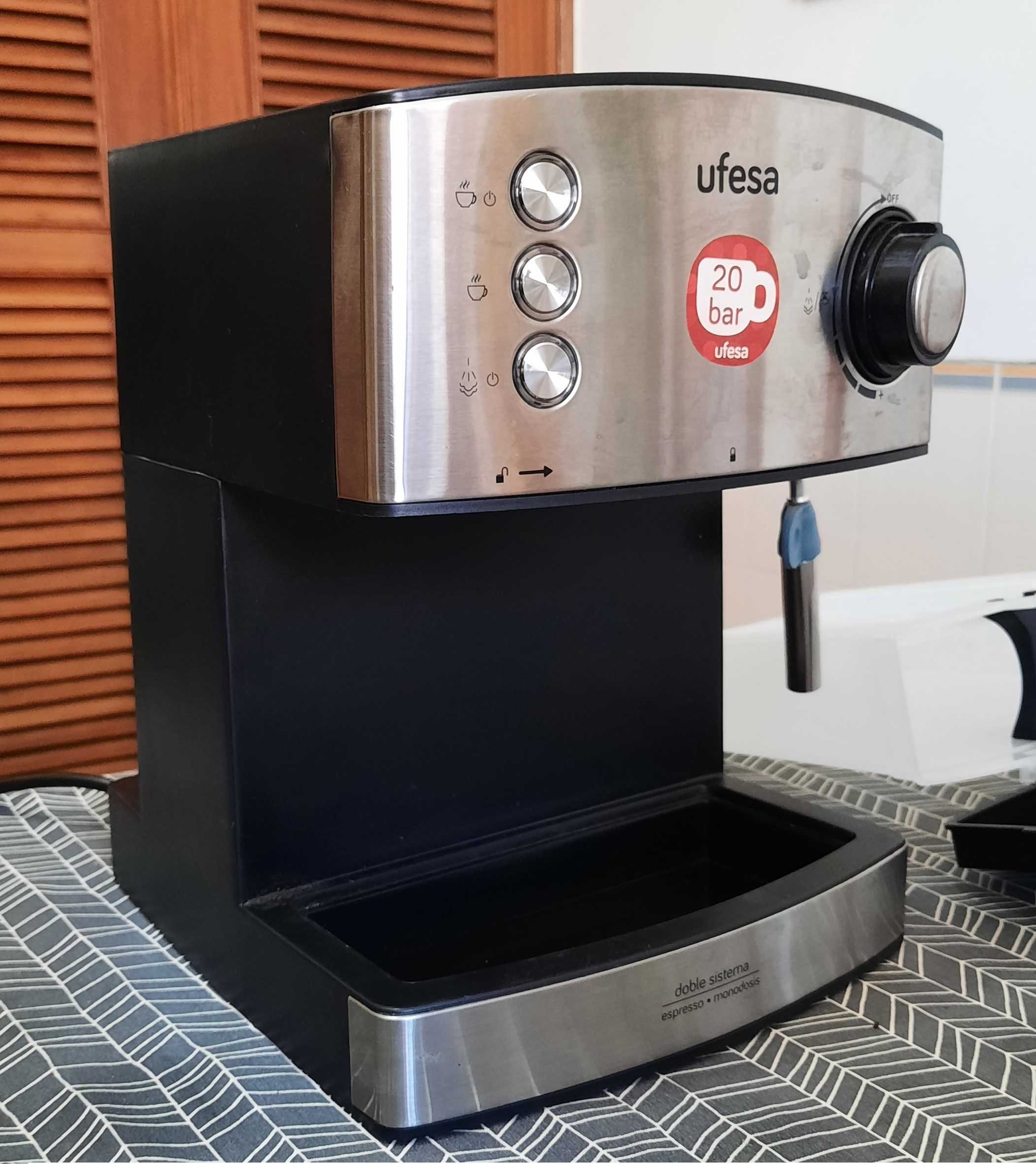 Máquina de Café Ufesa Sem Manipulo Pouco Usada