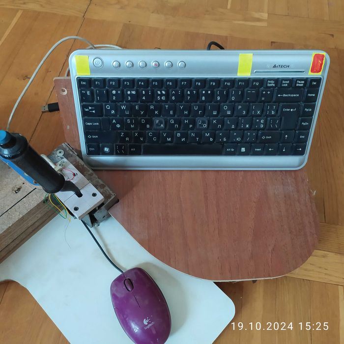 консоль під руль Logitech g25 g27