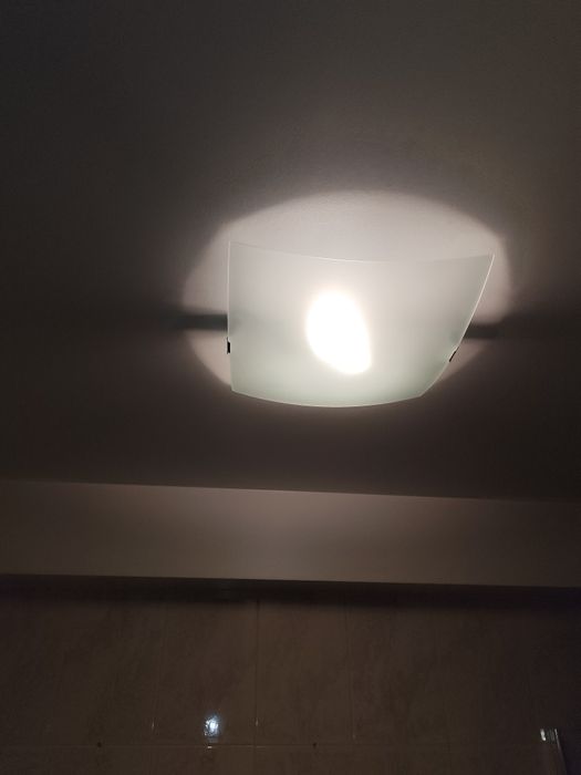 Candeeiro de casa de banho ou quarto.