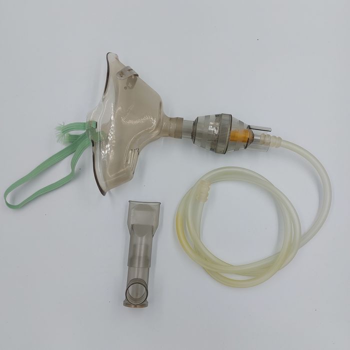 Пневматичний професійний небулайзер у вас вдома. Лікування бронхиту.