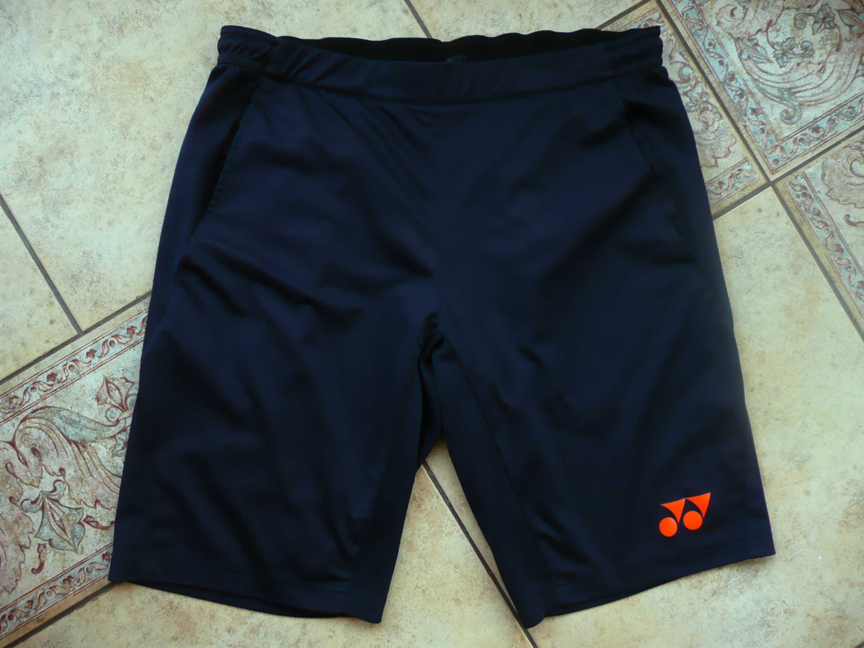 spodenki yonex rozmiar M/L badminton tenis