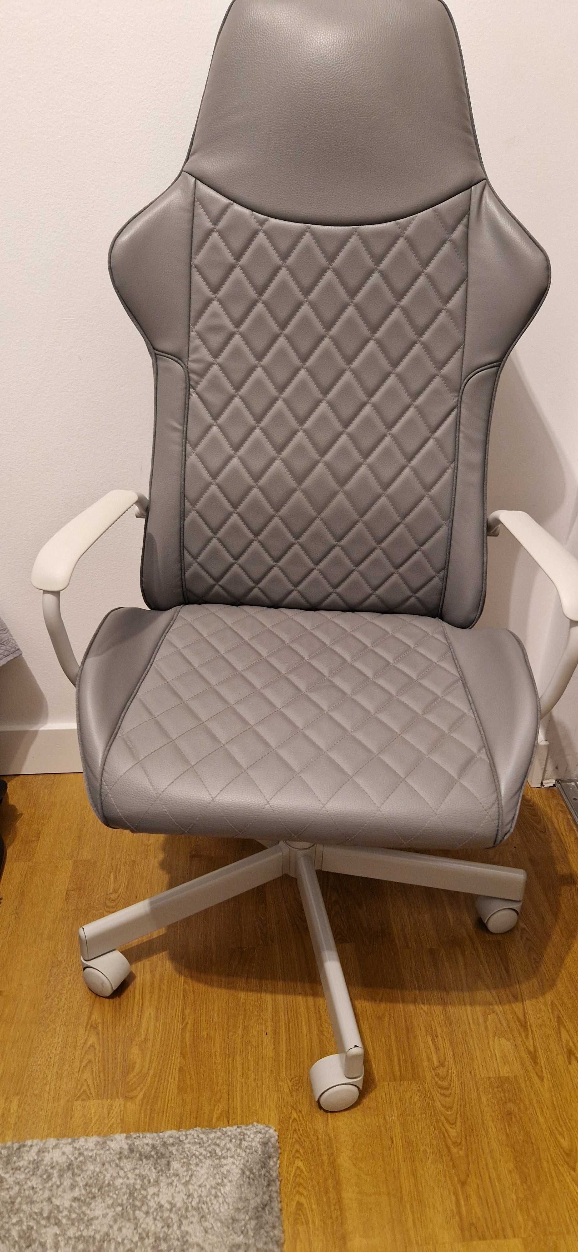 Cadeira de escritório/Gaming de pele Ikea (como nova)