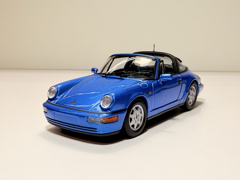 Model 1:33 Porsche 911 Targa 964 blue Minichamps