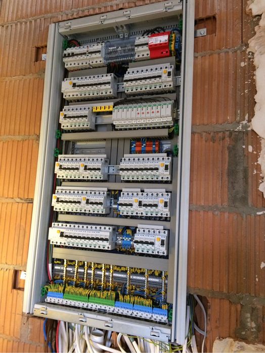 Elektryk Łódź Instalacje usługi elektryczne wejdz na wwwMrSmarthome.pl