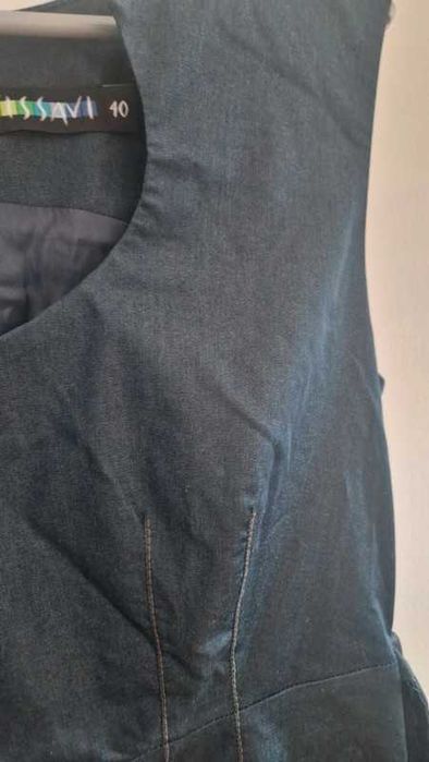 Elegancka granatowa sukienka midi kobieca klasyczna suwak dekolt