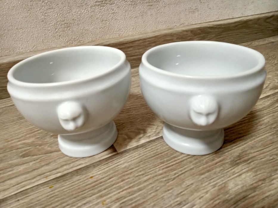 Кавоварка,вінтажні піали або кашпо