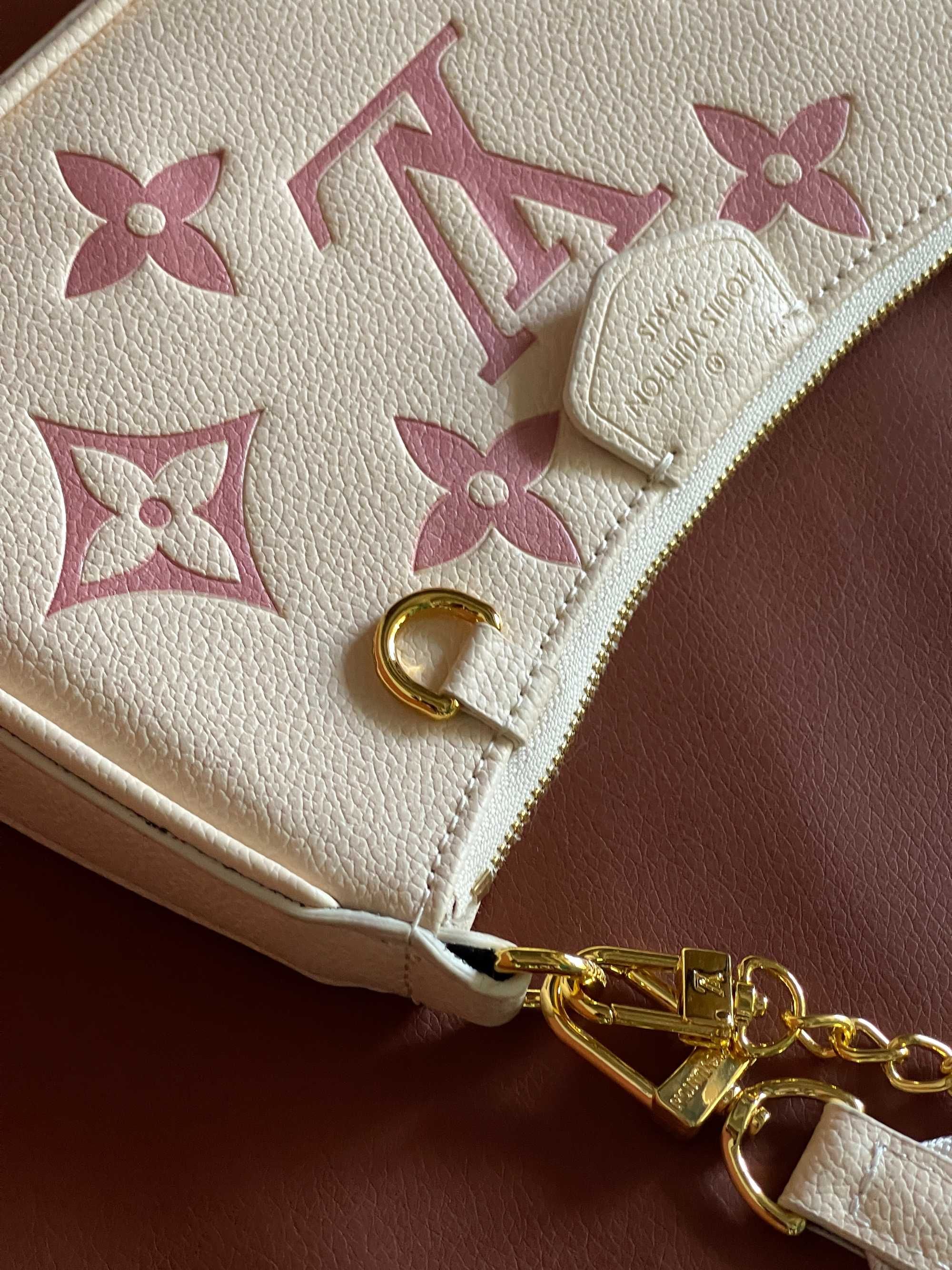 Сумка Louis Vuitton Bolsa Easy Pouch On Strap на широком ремне Луи