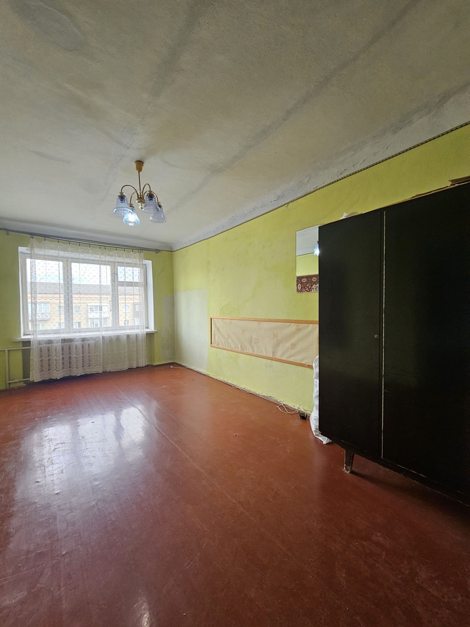 Продам 3 кімнатну квартиру в центрі міста
