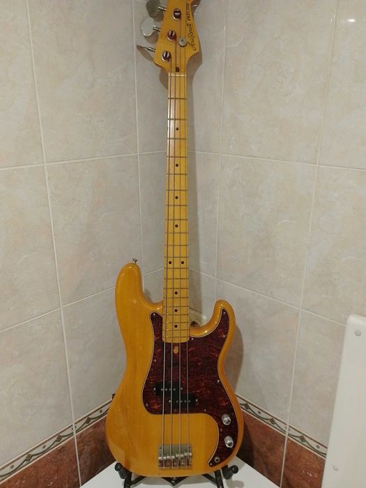 бас-гітара  Aria Pro II Precise Bass