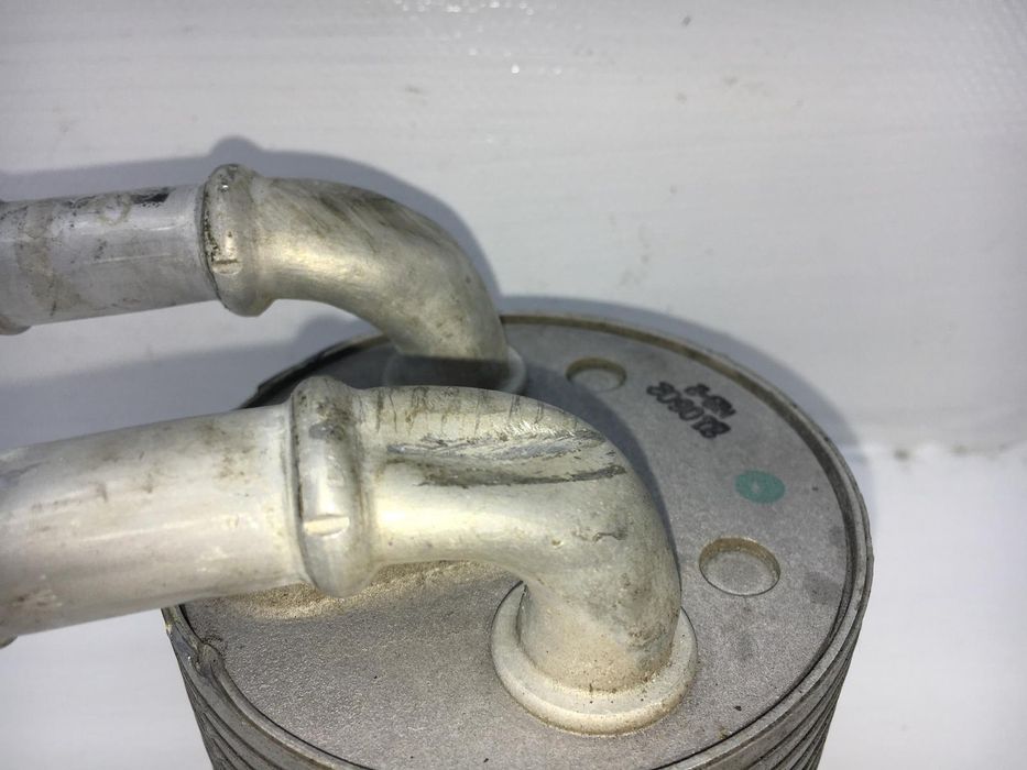 Радіатор мастила VOLVO XC40 2017- (вмятини на трубках) 31437022