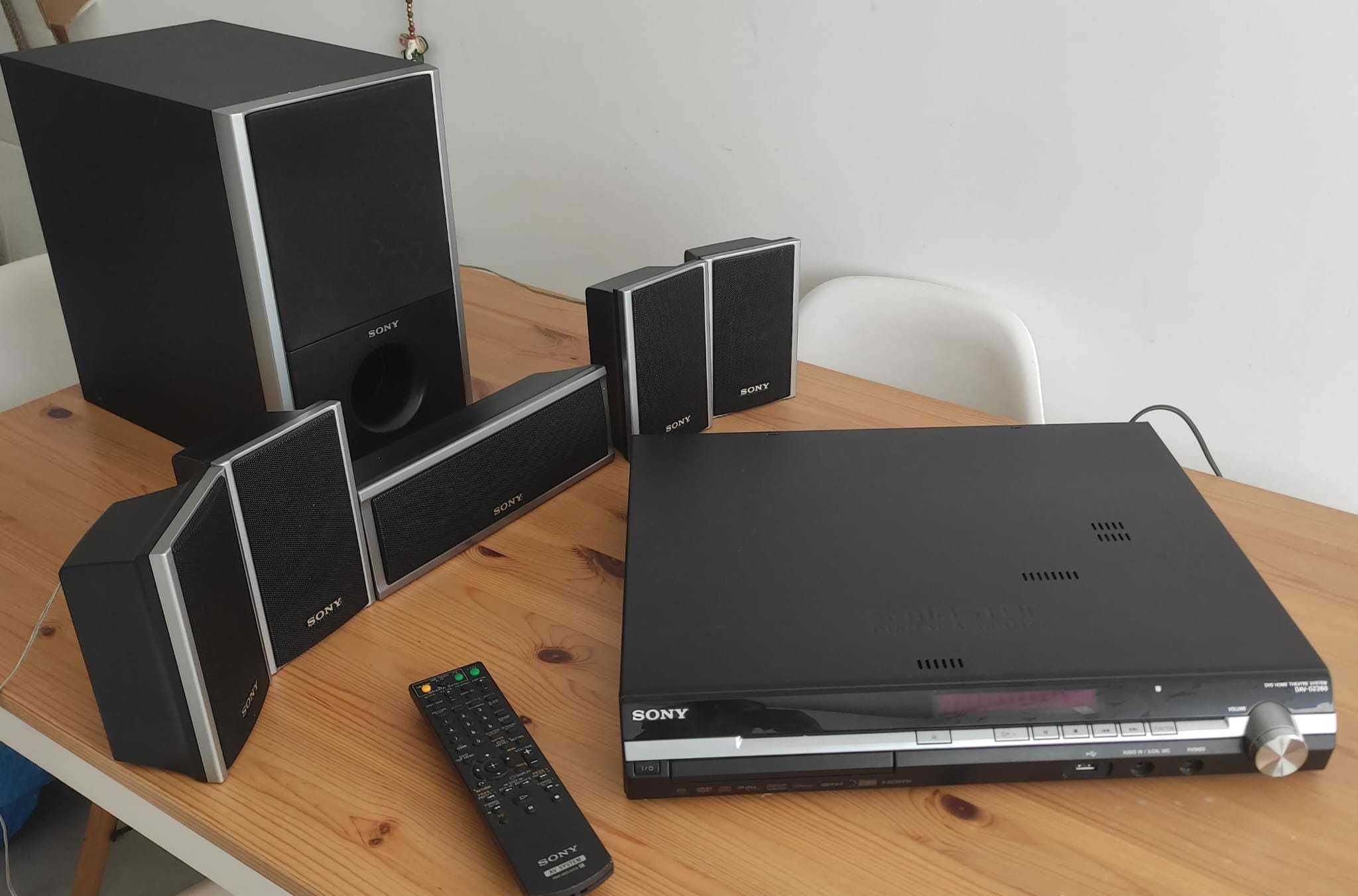 SONY Home Theatre. DAV-DZ260