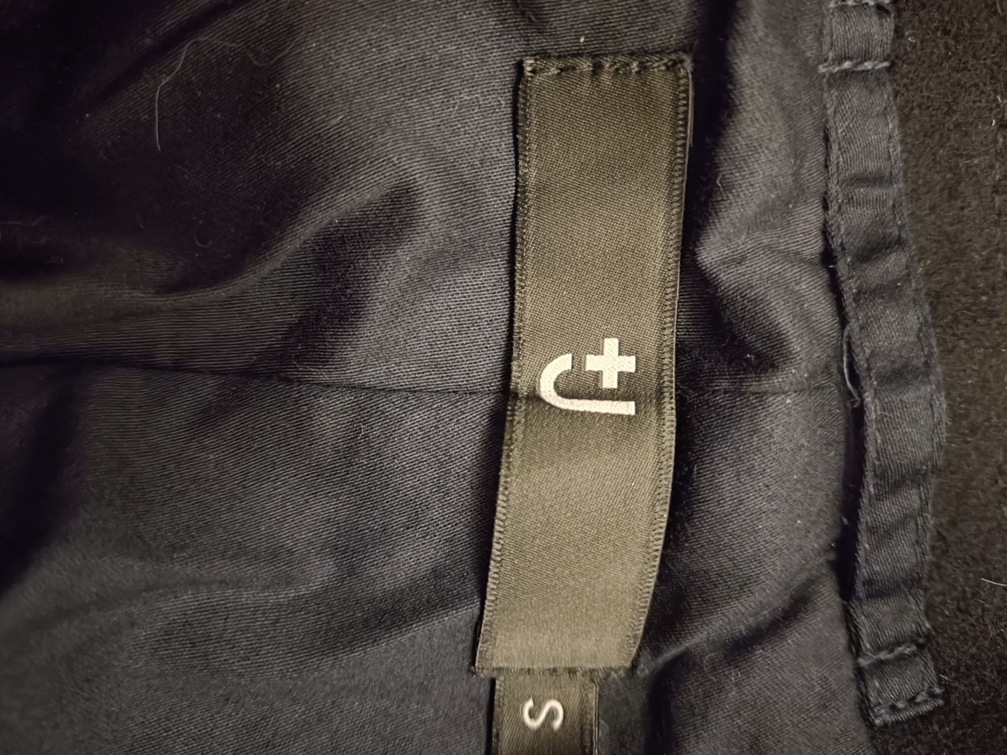 Czarna marynarka Uniqlo S
