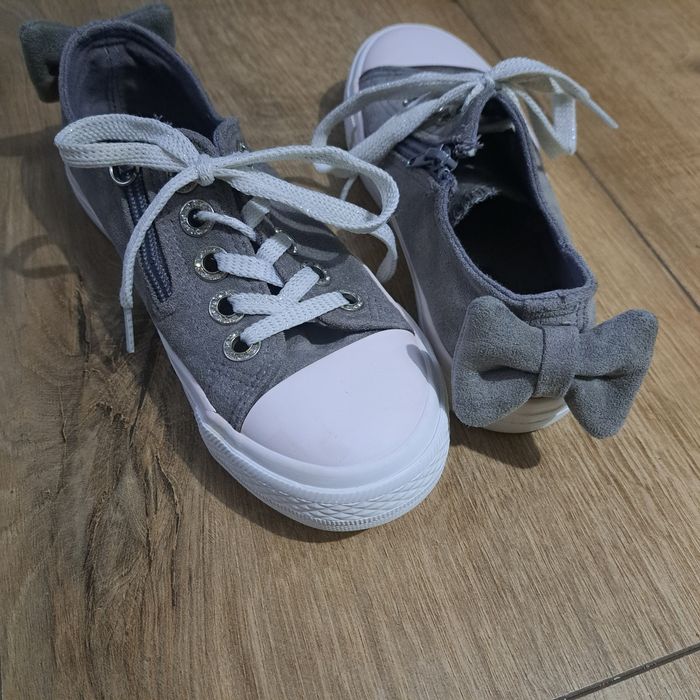 Trampki dziewczęce z kokardką