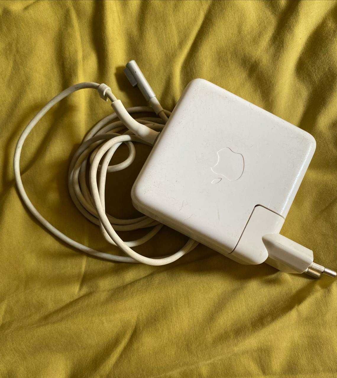 Carregador Apple para MacBook - Usado e em bom estado