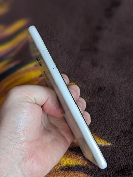 Продам  Xiaomi Mi mix 2. 8/128 ГБ.