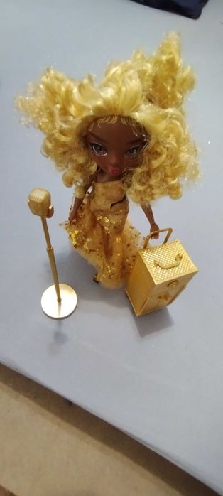 Boneca Rainbow High Vision Diva Doll Gold