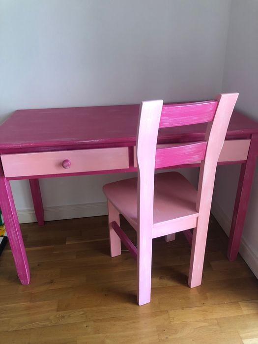 Secretária para quarto de criança com cadeira