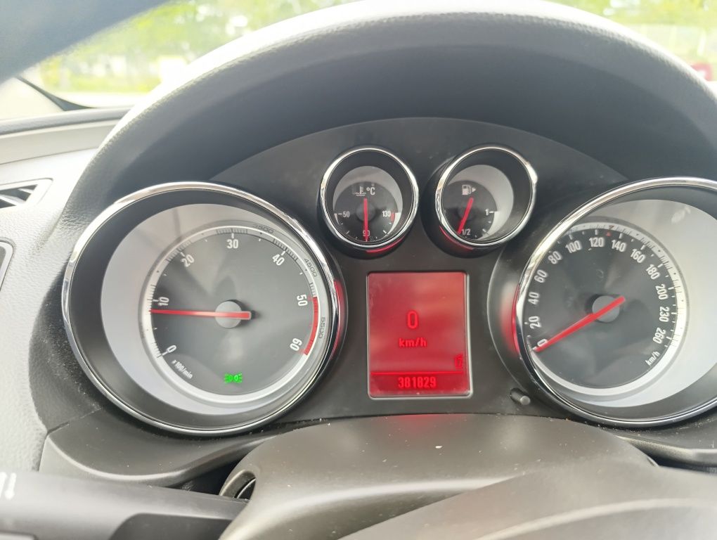 Opel Insignia 2009r