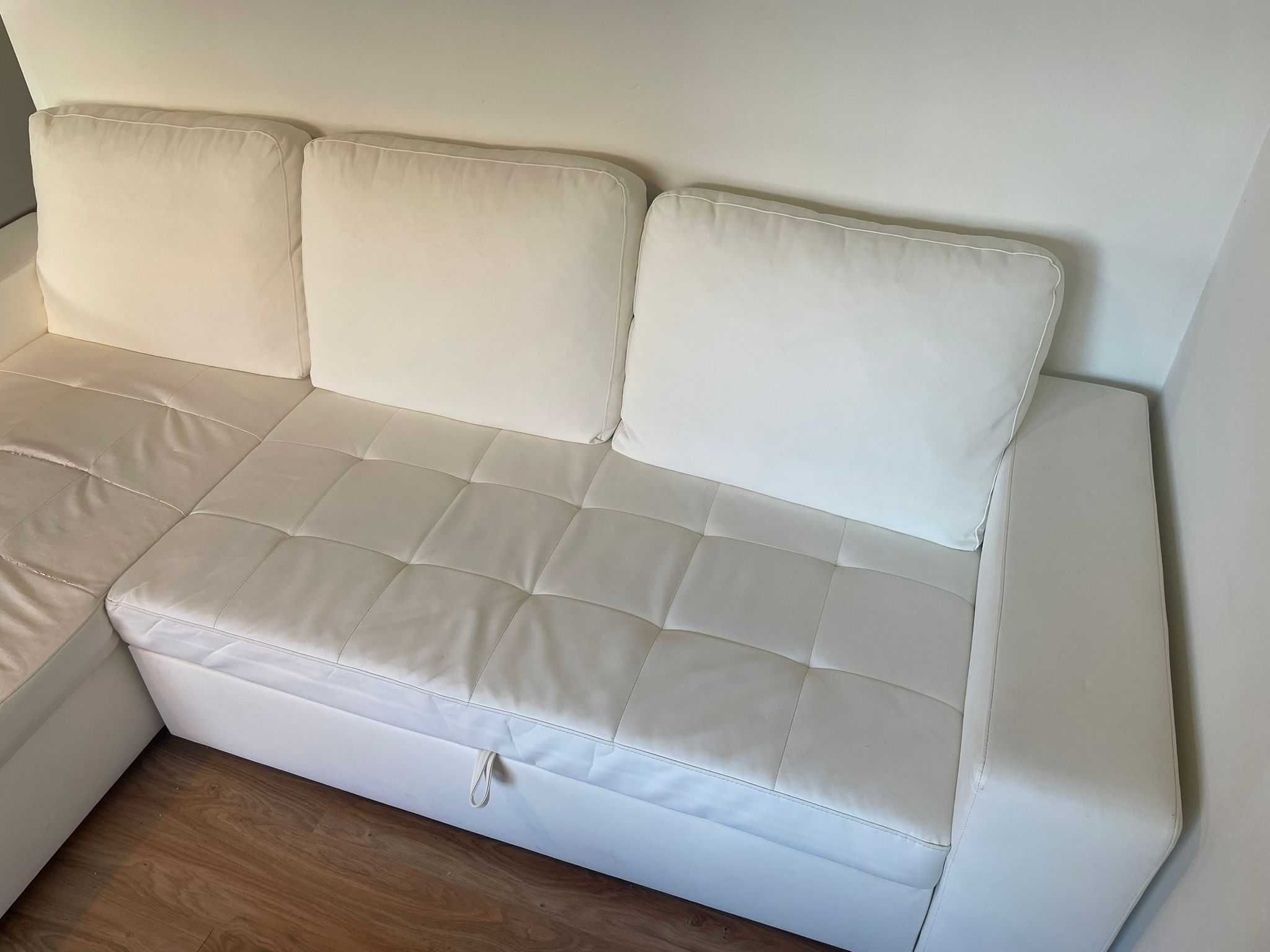 Sofá branco em L, extensível