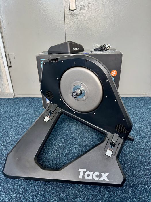 Смарт-станок Tacx Neo | Працює без світла | Повний комплект | Zwift