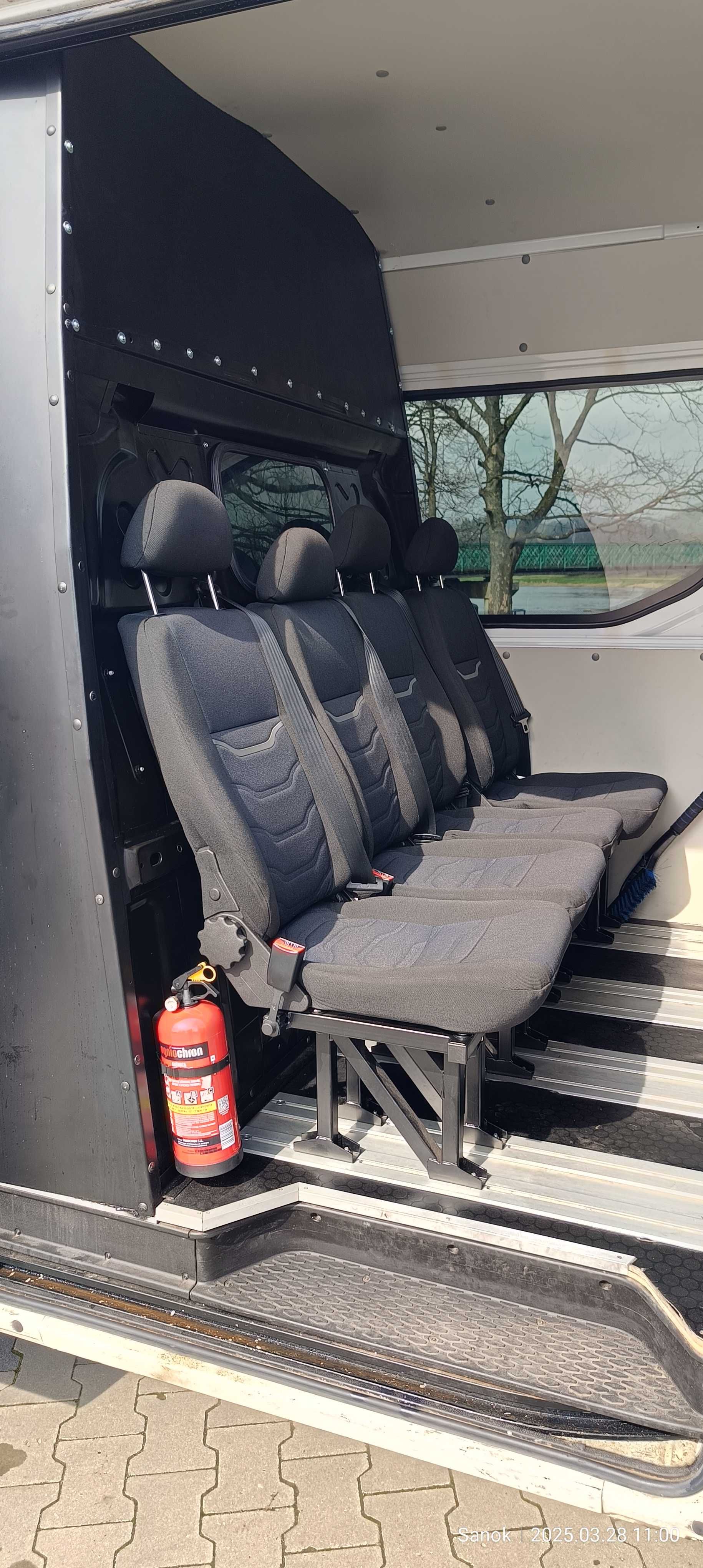Iveco DAILY 35S16 L4H2 BRYGADÓWKA-7 miejsc