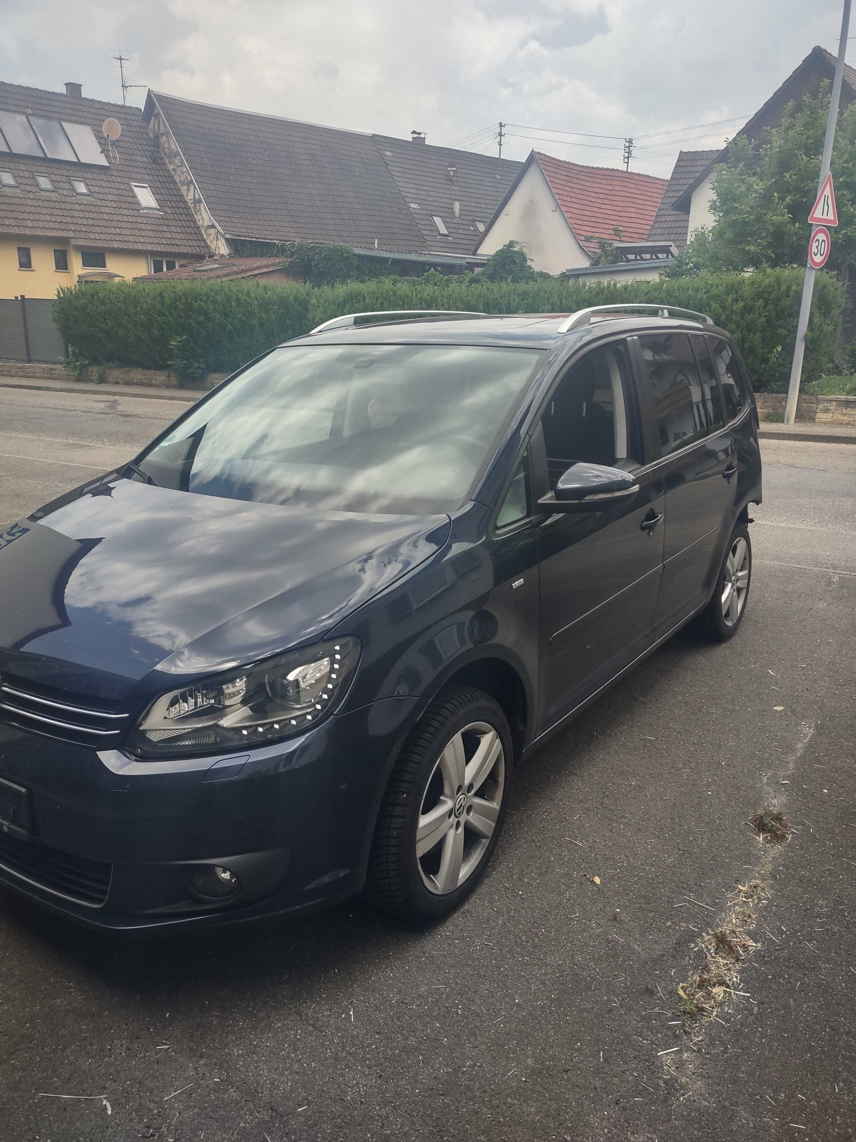 Sprzedam VW Touran CUP 2015 2.0 Bluemotion po wypadku z Niemiec
