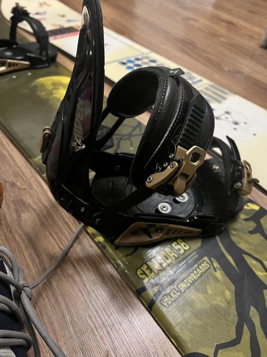 Продам одним комплектом 2 Сноуборди