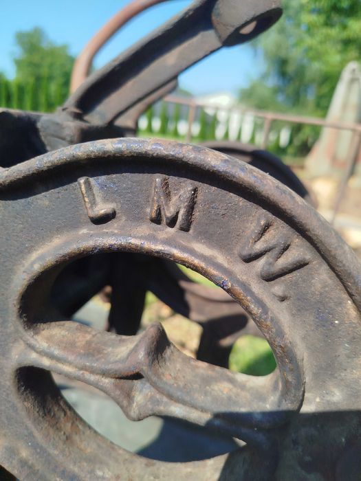 stara zabytkowa zeliwna podstawa do maszyny drukarskiej LMW