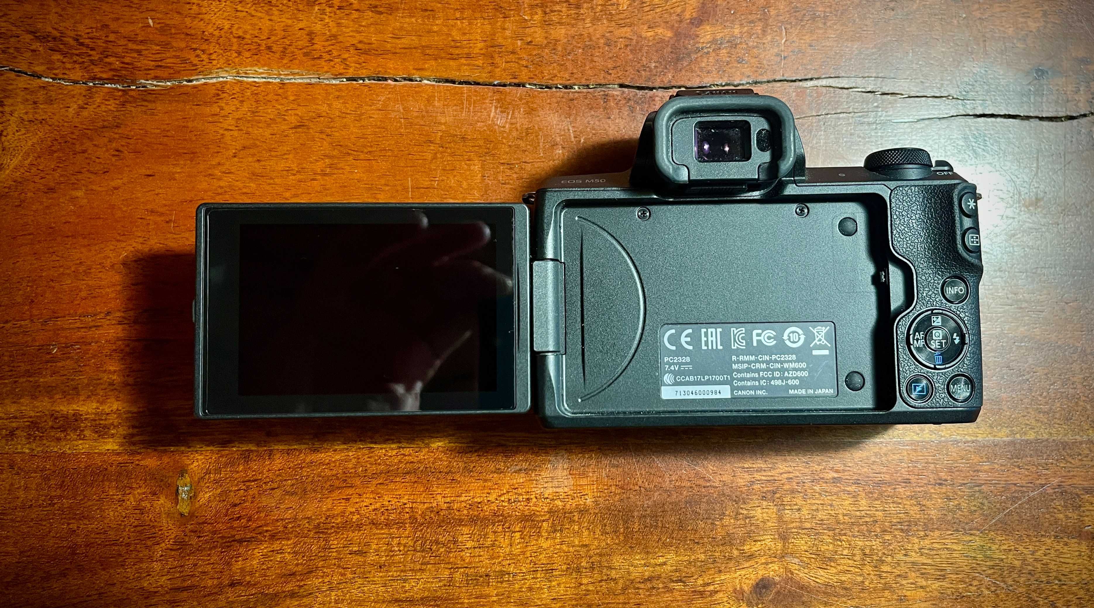 Canon EOS M50 + obiektyw 15-45mm + dodatki