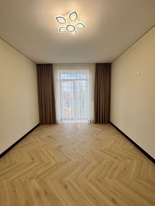 Простора квартира в центрі міста!