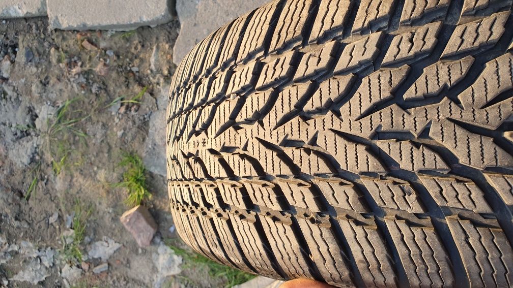 Opony zimowe Nokian tyres 7.5mm jak nowe 215/60/r17