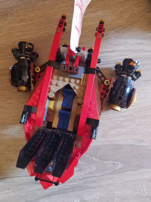 LEGO Ninjago Райський куточок 70677
