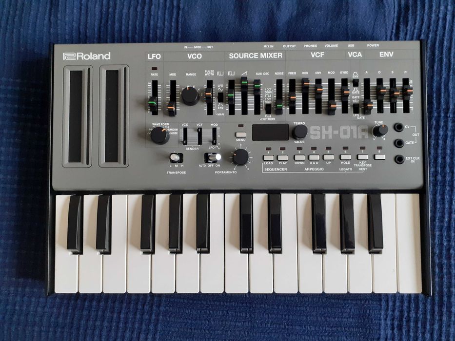 Roland sh01a, sintetizador