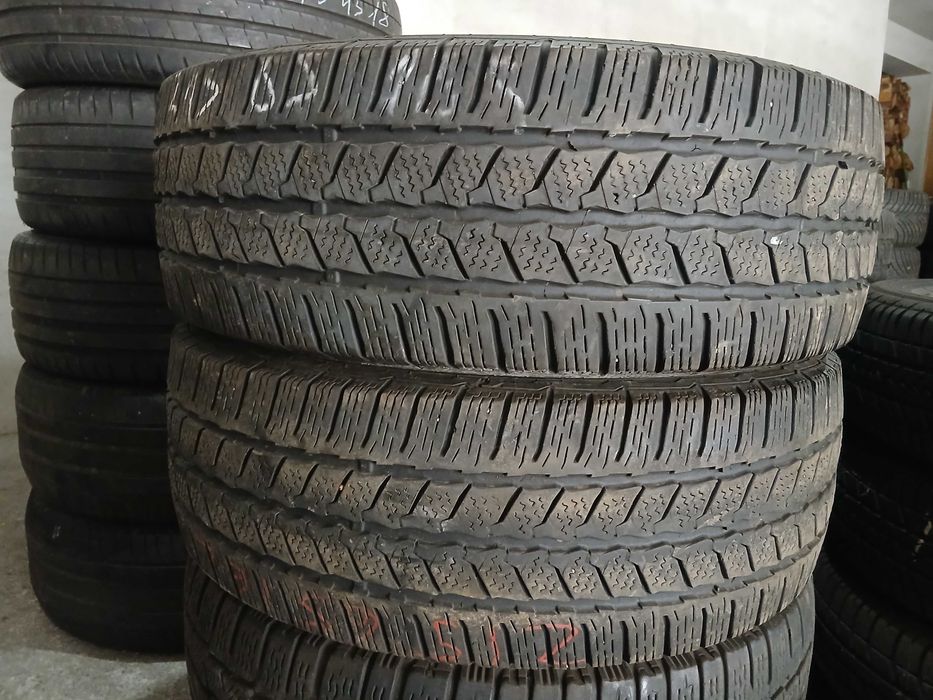 4 pneus 215/65R16 C Continental e Michelin