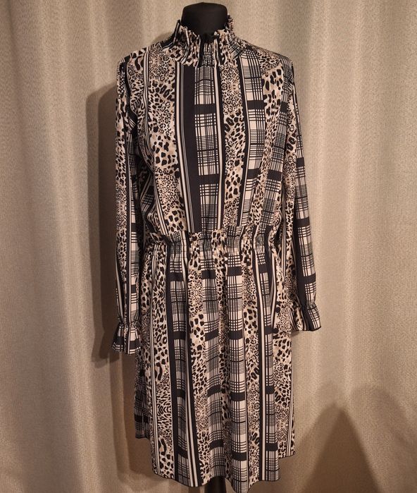 Elegancka sukienka XL 42 długi rękaw panterka wzory midi