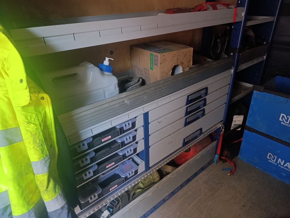 Zabudową warsztatowa do busa