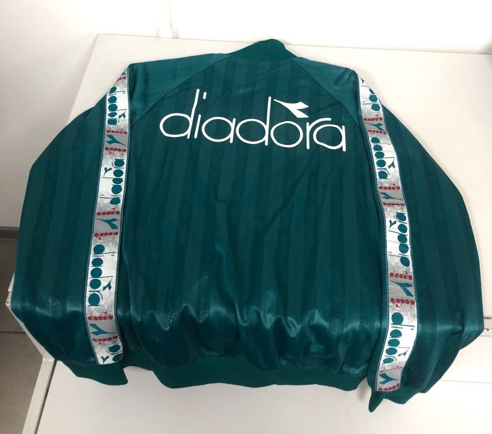Олимпийка адидас лампасы мастерка adidas поставка вещей диадора реп