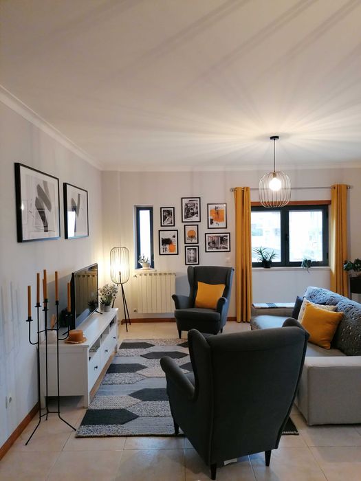 Apartamento T2 com terraço e garagem à venda em Venda do Pinheiro