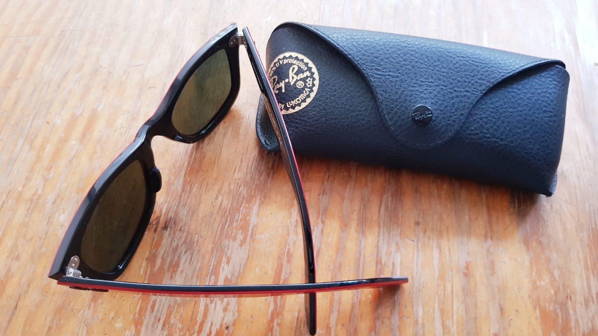 Óculos de sol / óculos escuros Ray Ban novos, com caixa. 55e cada