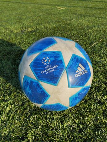 Piłka Adidas UEFA Champions League®