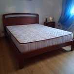 Cama de casal -  madeira com estrado + colchão ortopédico (como novo)