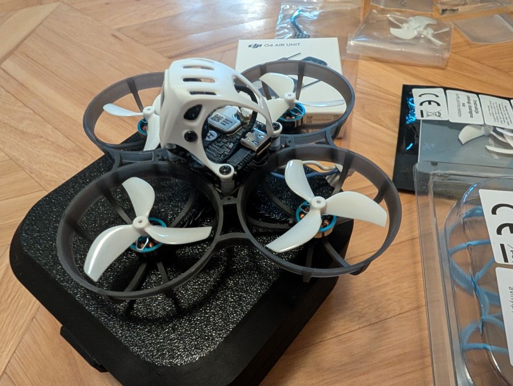 Dron BetaFPV Meteor75 Pro O4