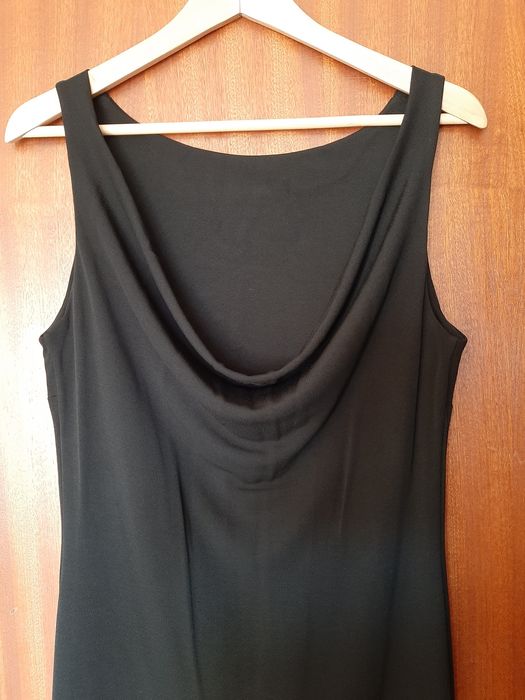 Vestido preto de malha comprido sem mangas  C&A